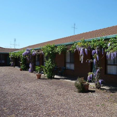 Birch Motel Tocumwal Previously Known As Kanimbla Motor Inn ภายนอก รูปภาพ