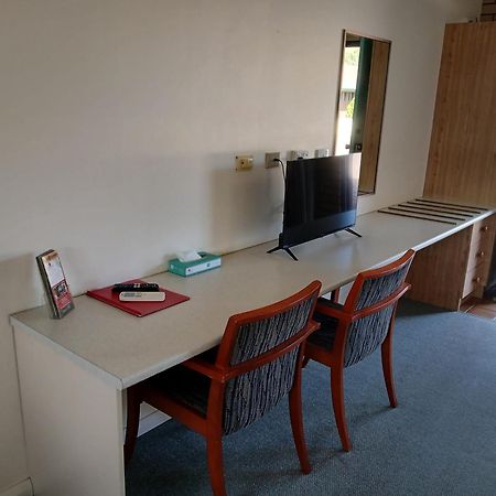 Birch Motel Tocumwal Previously Known As Kanimbla Motor Inn ภายนอก รูปภาพ