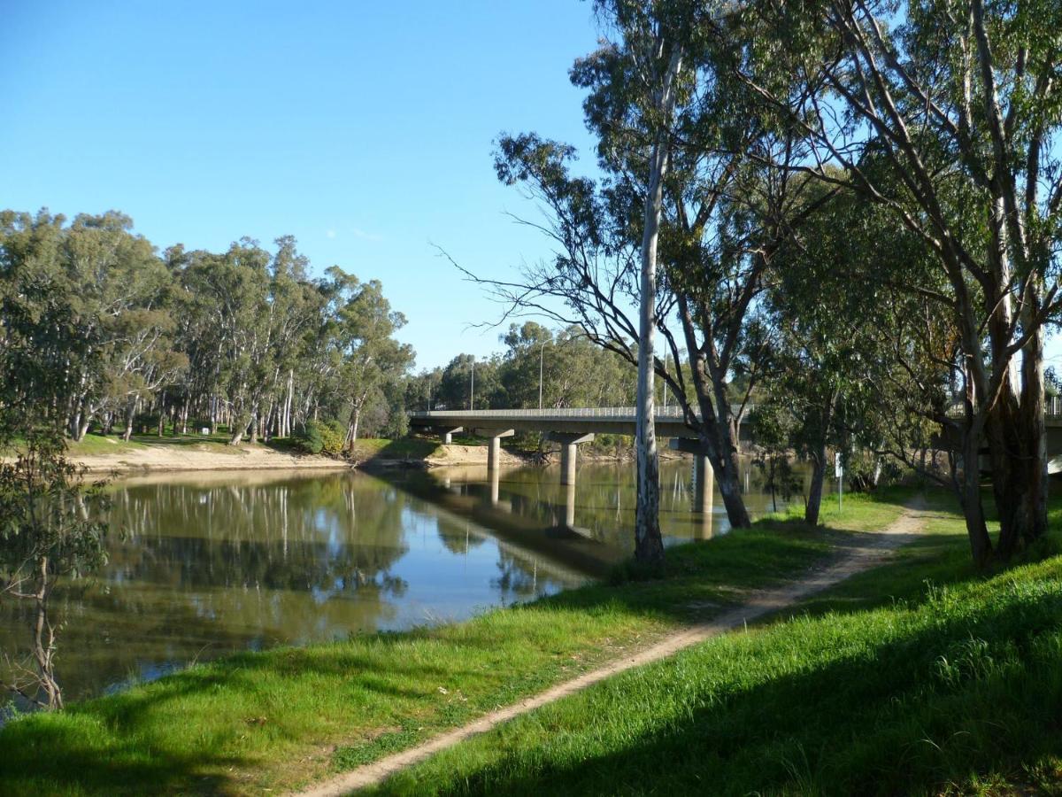 Birch Motel Tocumwal Previously Known As Kanimbla Motor Inn ภายนอก รูปภาพ