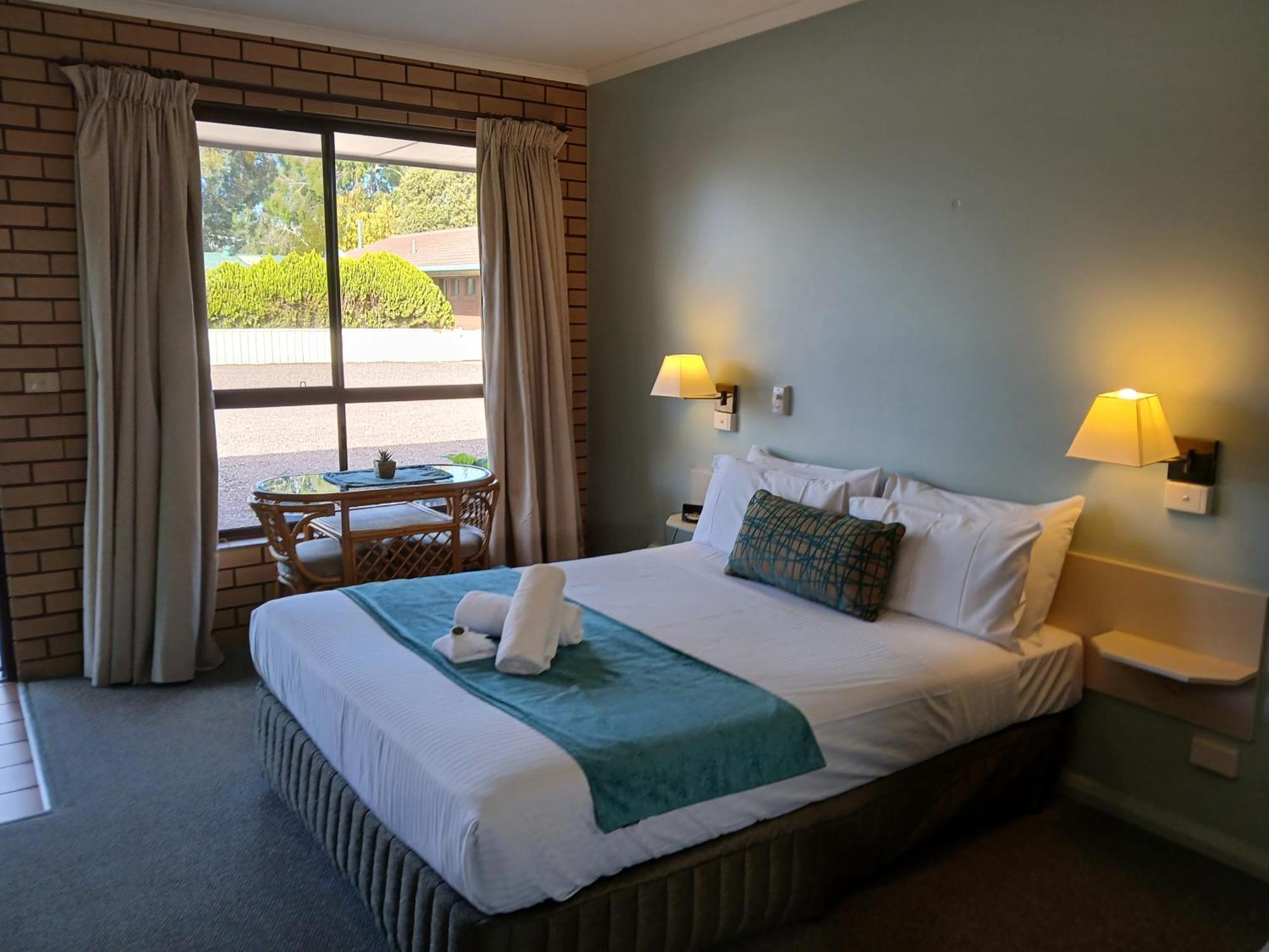 Birch Motel Tocumwal Previously Known As Kanimbla Motor Inn ภายนอก รูปภาพ