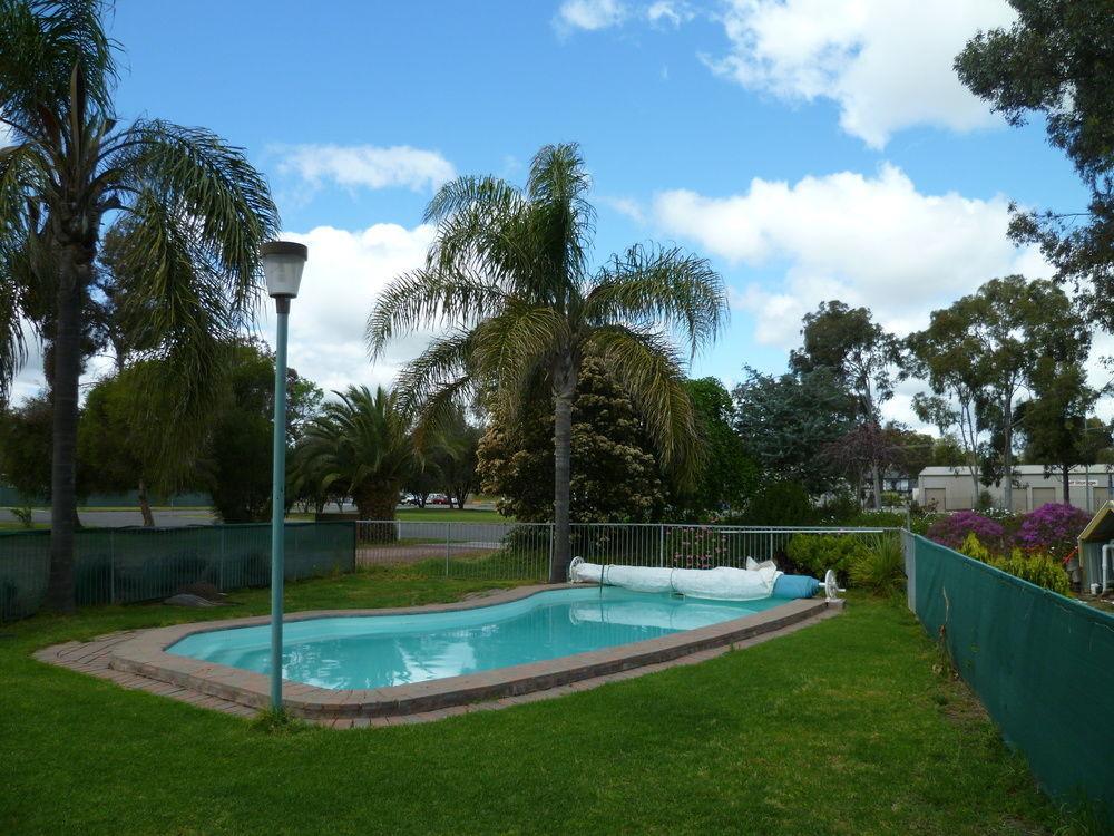 Birch Motel Tocumwal Previously Known As Kanimbla Motor Inn ภายนอก รูปภาพ
